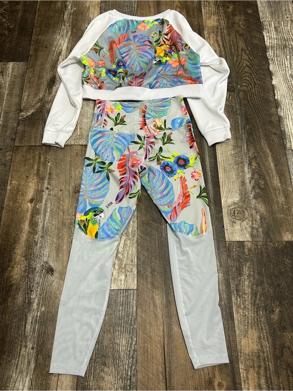 Nike White Tropical Floral Cropped Sweatshirt & Leggings Set Size M
